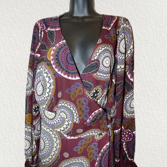 Chic Long-sleeve Maxi Wrap Dress - Picture 2 of 8